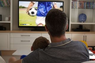 Ke koncesionářským poplatkům se nepřihlásilo až půl milionu domácností, mohou jim hrozit sankce - Novinky